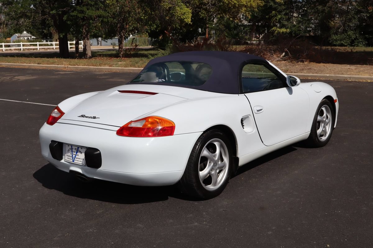 Used 1999 Porsche Boxster RWD image 17