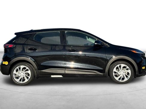 Used 2022 Chevrolet Bolt EUV LT image 7