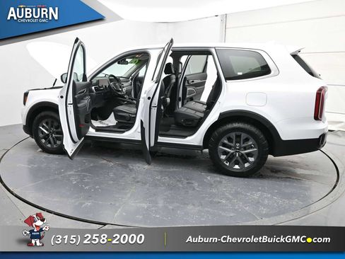 Used 2024 Kia Telluride LX image 35
