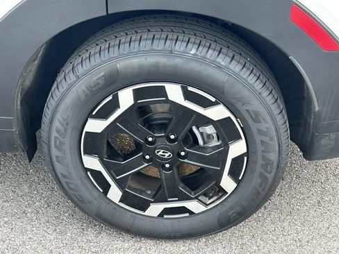 Used 2025 Hyundai Santa Fe SEL FWD image 18