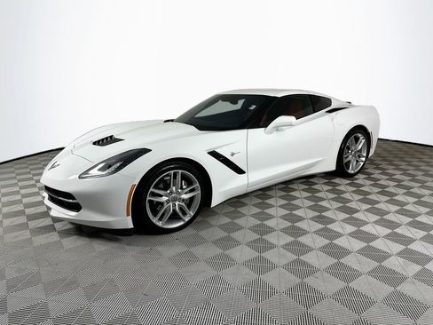 Used 2019 Chevrolet Corvette Stingray Coupe w/ 1LT RWD image 3