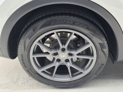 Certified 2024 Porsche Cayenne image 30