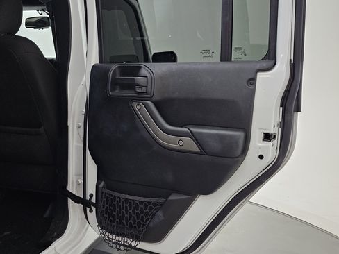 Used 2018 Jeep Wrangler Unlimited Sport S image 17