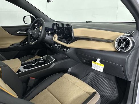 New 2026 Chevrolet Equinox ACTIV w/ Convenience Package III AWD/4WD image 30