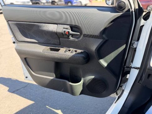 Used 2012 Scion xB FWD image 9