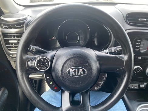 Used 2014 Kia Soul Base 4dr Crossover 6M image 28