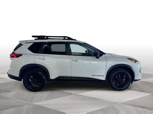Used 2025 Nissan Rogue SV AWD/4WD image 9