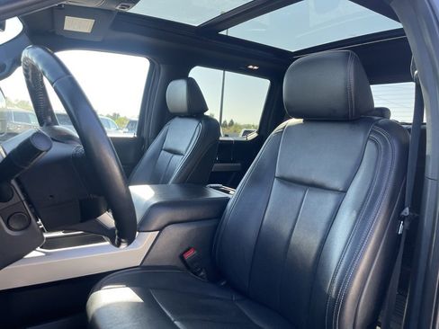 Used 2022 Ford F250 Lariat w/ Black Appearance Pkg image 28