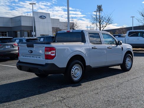 Certified 2025 Ford Maverick XL w/ Equipment Group 102A image 3