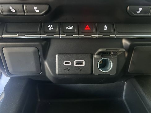 Used 2021 Chevrolet Silverado 1500 LT Trail Boss w/ LPO, Dark Essentials Package image 27