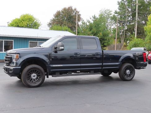 Used 2022 Ford F250 Lariat w/ Black Appearance Package image 2
