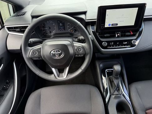 Used 2025 Toyota Corolla SE image 12