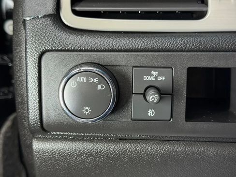 Used 2013 Chevrolet Avalanche LTZ RWD image 31