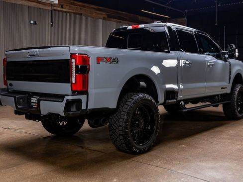 Used 2026 Ford F250 Platinum AWD/4WD image 10