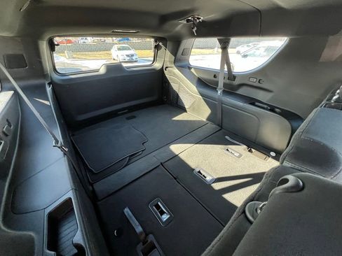 Used 2023 Chevrolet Suburban LS image 28