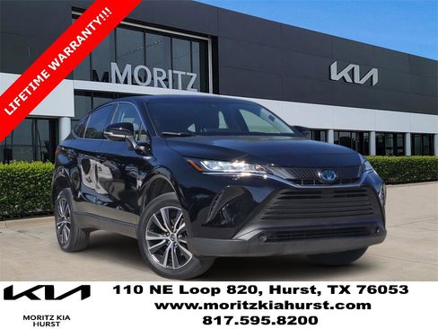 Used 2021 Toyota Venza LE image 1
