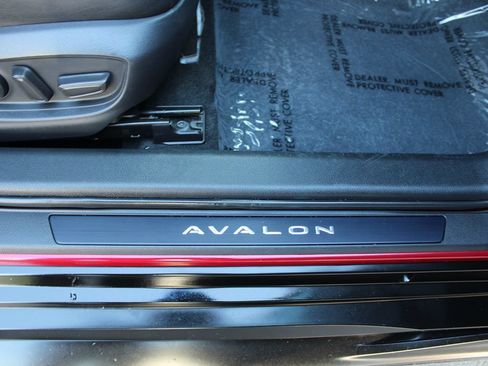 Used 2019 Toyota Avalon Touring w/ Preferred Accessory Package FWD image 25