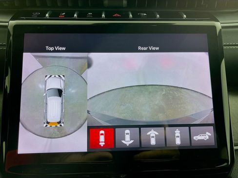 Used 2024 Jeep Grand Cherokee L Limited w/ Luxury Tech Group II image 19