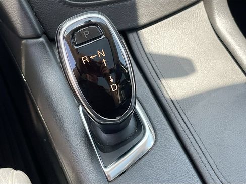 Used 2018 Cadillac XT5 Premium Luxury FWD image 17