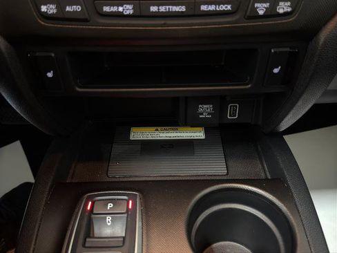 Used 2022 Honda Pilot TrailSport image 5