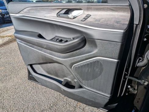 New 2026 Jeep Grand Cherokee L Limited image 23