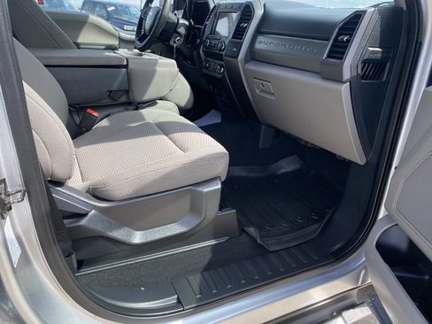 Used 2022 Ford F350 XLT w/ XLT Premium Package image 5