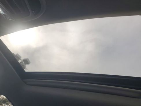 Used 2024 Subaru Outback Premium image 34