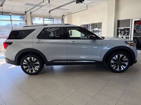 Used 2025 Ford Explorer Platinum w/ LUX Leather Package image 9