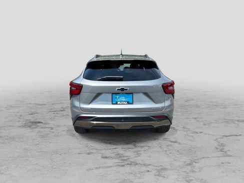 Used 2024 Chevrolet Trax ACTIV w/ Sunroof Package FWD image 7