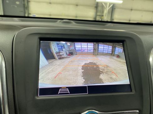 Used 2023 Chevrolet Equinox LT image 43