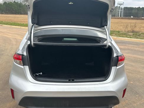 Used 2024 Toyota Corolla LE image 18