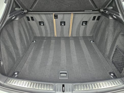 Certified 2025 Porsche Macan image 31