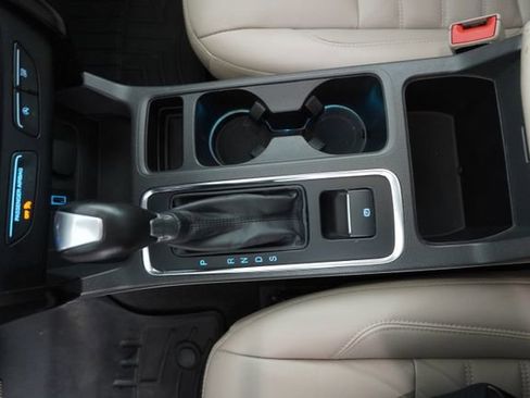 Used 2017 Ford Escape Titanium image 31