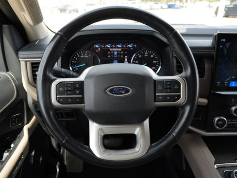 Used 2024 Ford Expedition Limited image 10