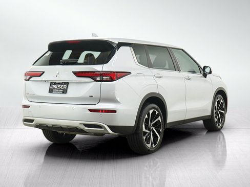 Used 2023 Mitsubishi Outlander SE AWD/4WD image 5