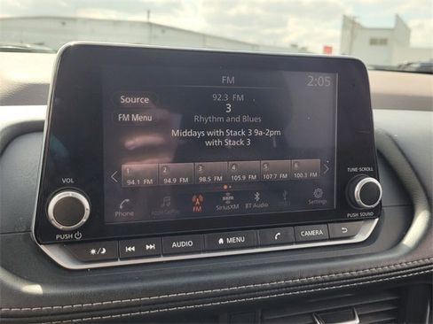 Used 2023 Nissan Rogue S image 16