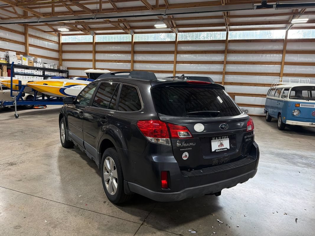 Used 2011 Subaru Outback 3.6R Limited w/ PWR Moonroof Pkg AWD/4WD image 10