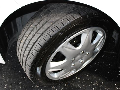 Used 2020 Toyota Corolla LE FWD image 29