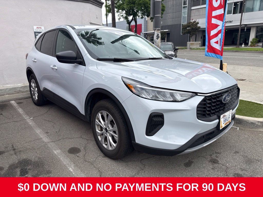 Used 2025 Ford Escape Active AWD/4WD image 2