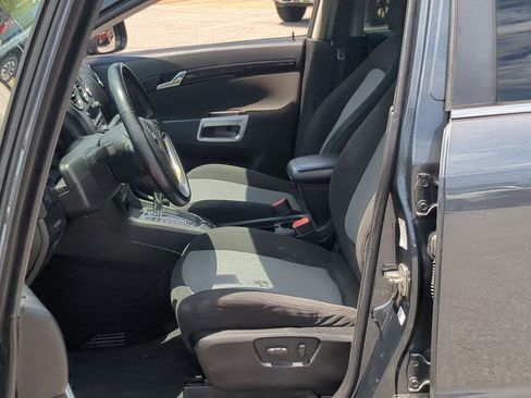 Used 2013 Chevrolet Captiva Sport LT FWD image 11