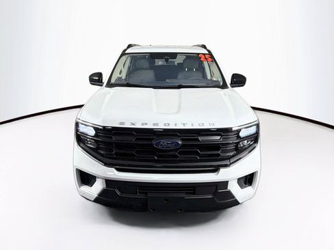 Used 2025 Ford Expedition Active AWD/4WD image 13