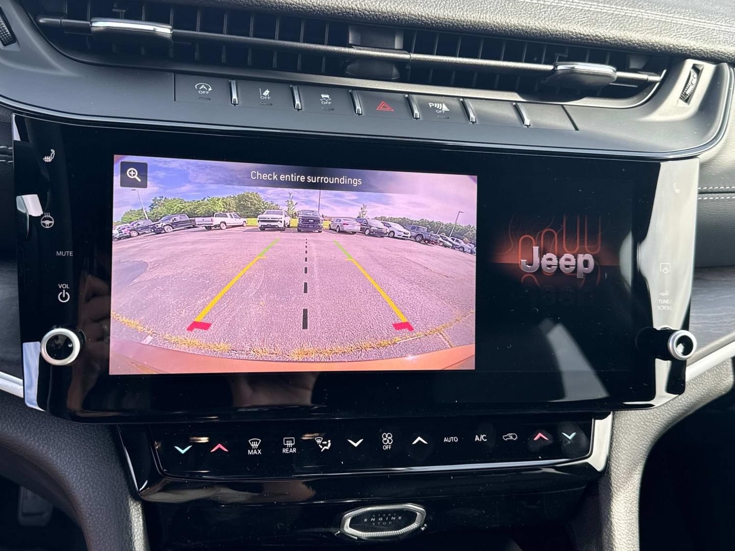 New 2026 Jeep Grand Cherokee Limited w/ Limited Altitude Package AWD/4WD image 36