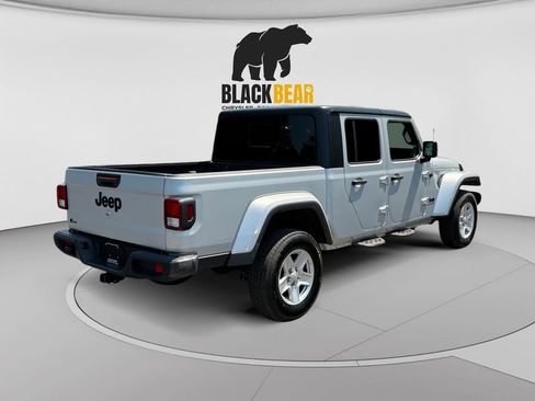 Used 2022 Jeep Gladiator Sport AWD/4WD image 3