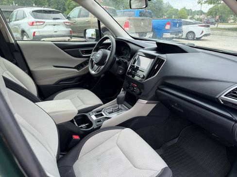 Used 2022 Subaru Forester AWD/4WD image 19