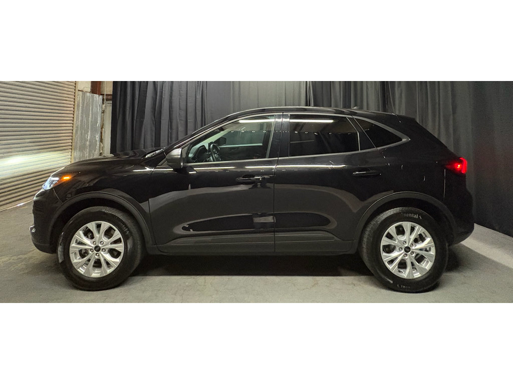 Used 2025 Ford Escape Active AWD/4WD image 8