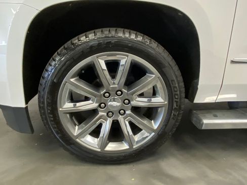 Used 2019 Chevrolet Tahoe LT w/ LT Signature Package image 19