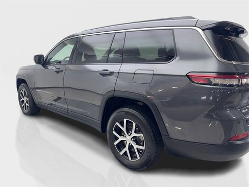 Used 2024 Jeep Grand Cherokee L Limited w/ Luxury Tech Group II image 14