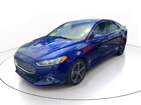 Used 2013 Ford Fusion SE FWD image 3