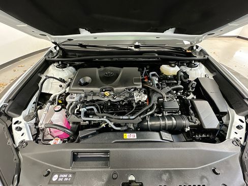 Used 2025 Toyota Camry SE image 34