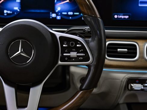 Used 2020 Mercedes-Benz GLS 580 4MATIC image 12